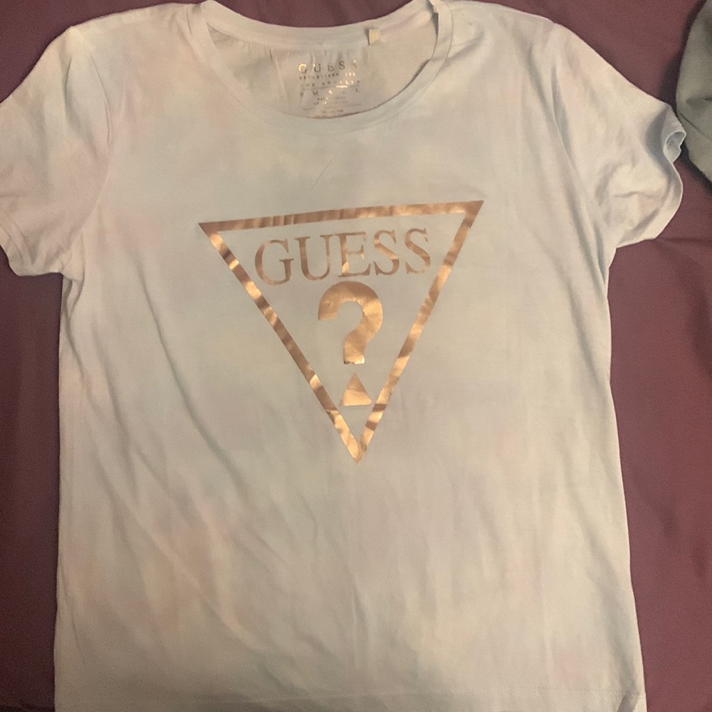 Light blue tee-shirt